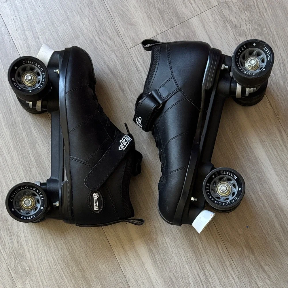 Men's Black Skates - Picture 1 of 3